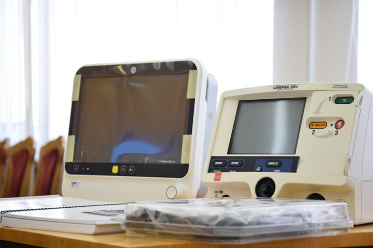 sumy-novosti-defibriljator-monitor