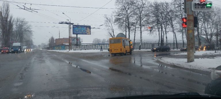 sumy-novosti-marshrutka-koleso-troickaja