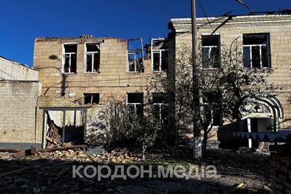 В соцсетях показали видео последствий удара российских БПЛА по учебному заведению в Сумах sumy-novosti-obstrel-sumi-uchilishhe