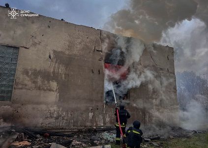 Оккупанты РФ за прошедшие сутки атаковали 19 населенных пунктов Сумщины, есть разрушения и убитые мирные жители sumy-novosti-obstr-pozhar-shostka