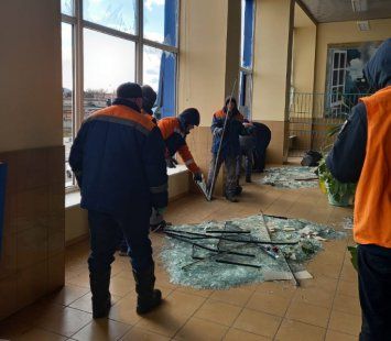 У правлінні “Укрзалізниці” прийнято рішення “мінімізувати” роботи з відновлення вокзалу залізничної станції Суми sumy-novosti-obstr-zhd-sumy