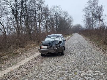Патрульная полиция Сумщины расследует ДТП в котором пострадали водители ВАЗ 2109 и мотоцикла sumy-novosti-dtp-shostka-vaz